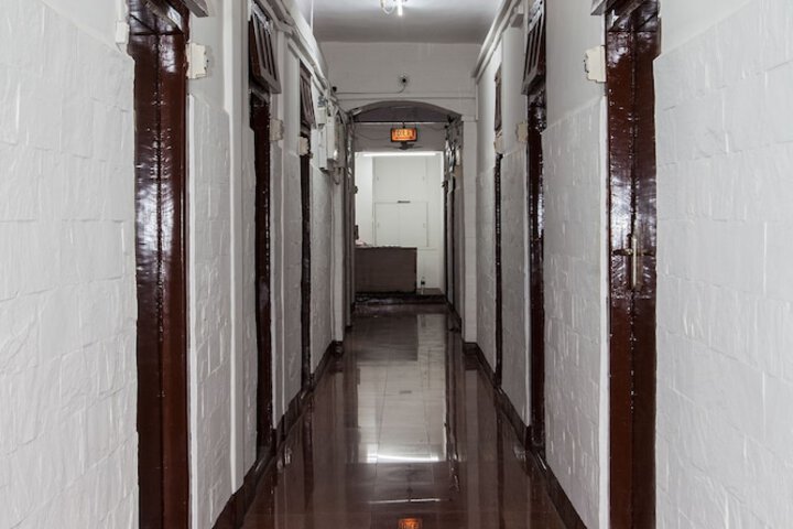 Ballroom/Hall 18 of 19