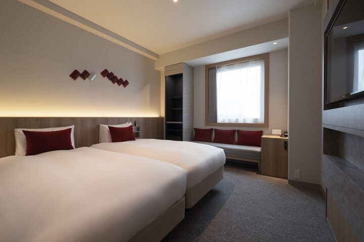 Room 27 of 180