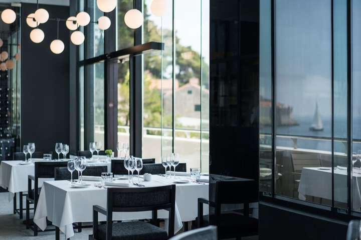 Dining 70 of 98