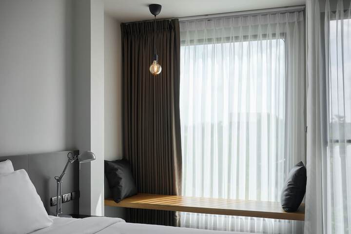 Room 15 of 38