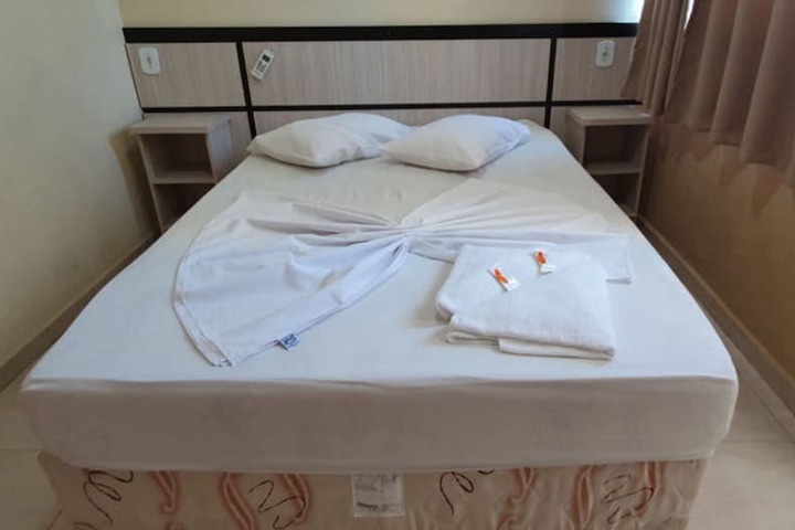 Room 12 of 32