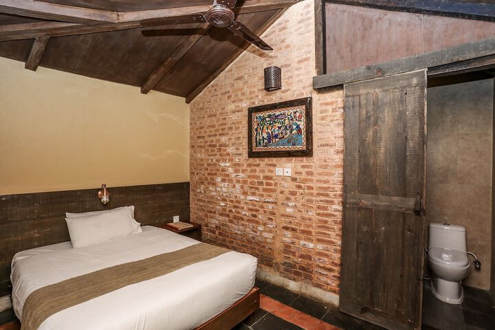 Room 13 of 30