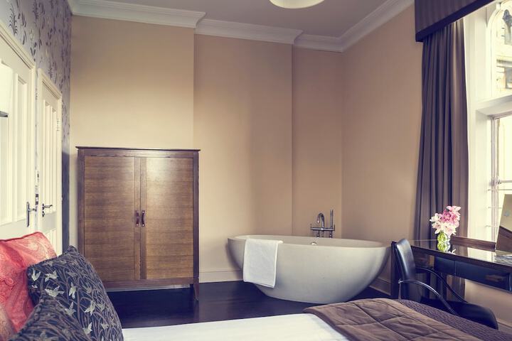 Room 19 of 58