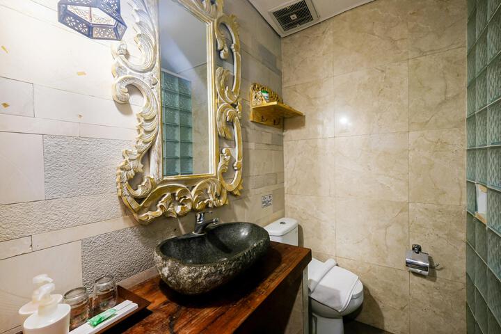 Room 10 of 25