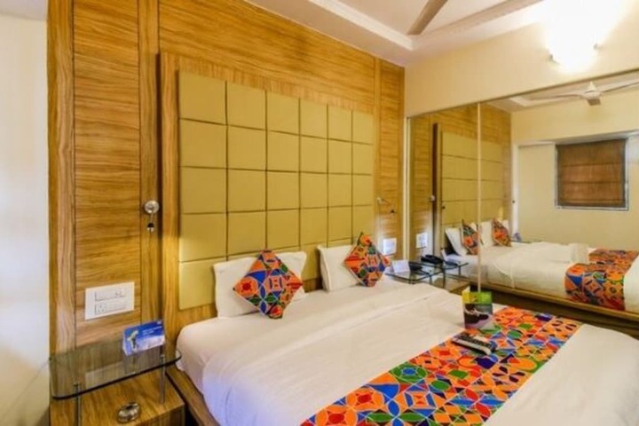 Room 8 of 32
