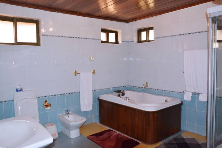 Room 35 of 91