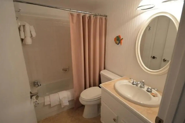 Room 9 of 19