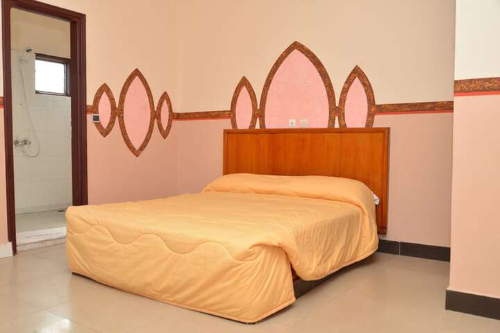 Room 13 of 22