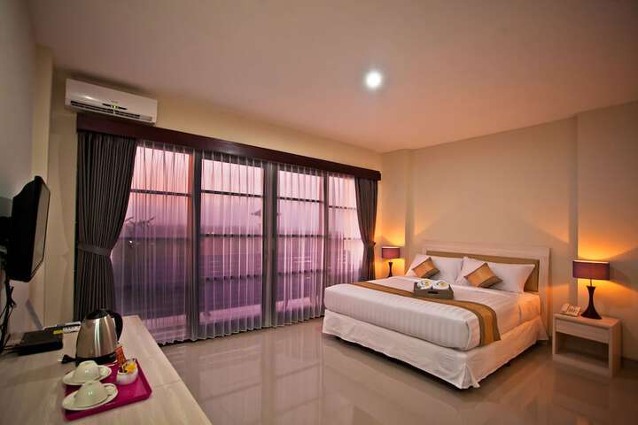 Room 10 of 38