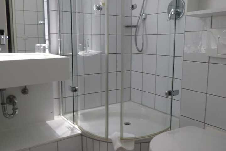 Room 107 of 125