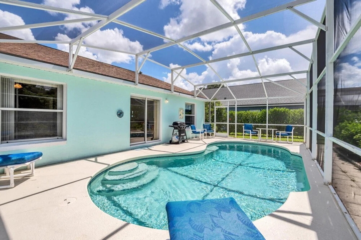 Pool 11 of 17