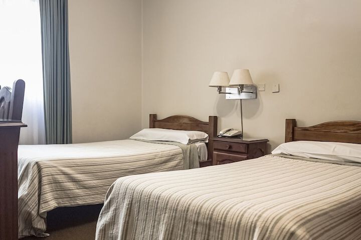Room 25 of 64