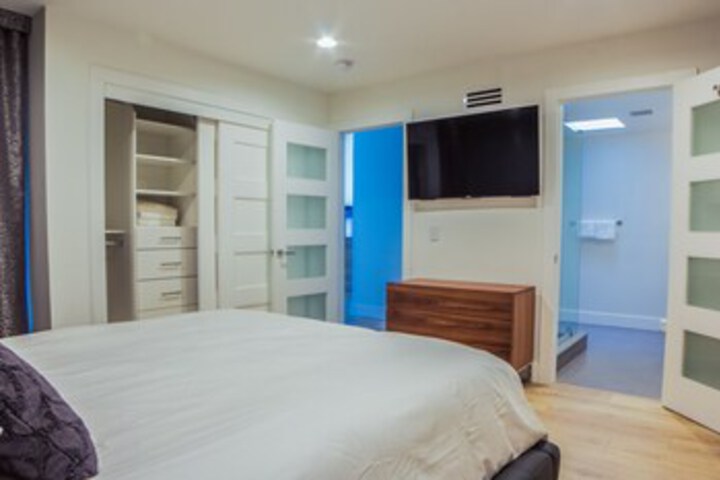 Room 30 of 36