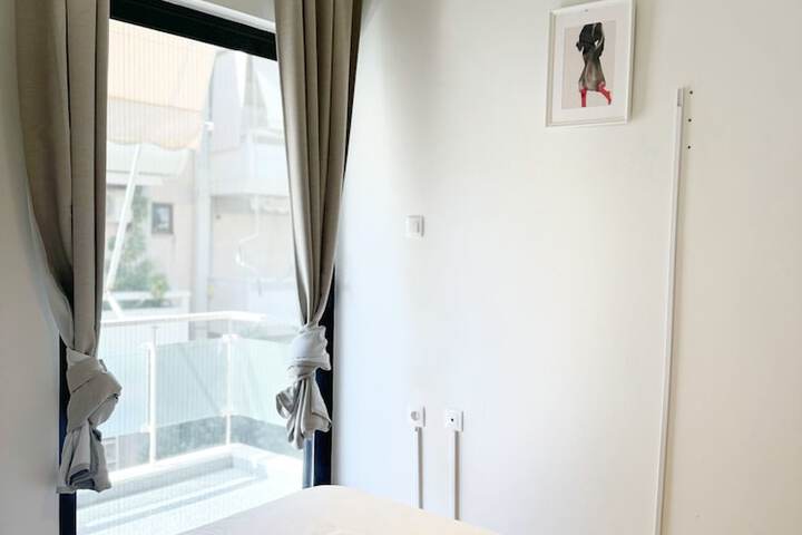 Room 21 of 64