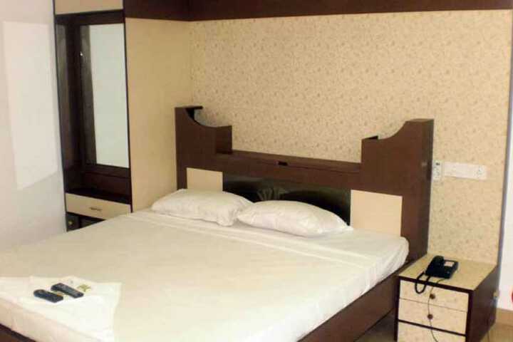 Room 10 of 24