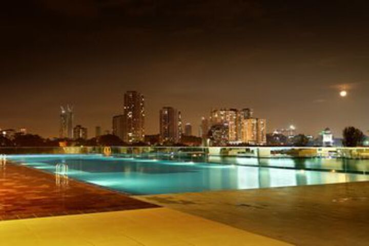 Pools & Facilities