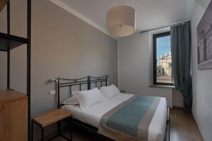 Room 15 of 28