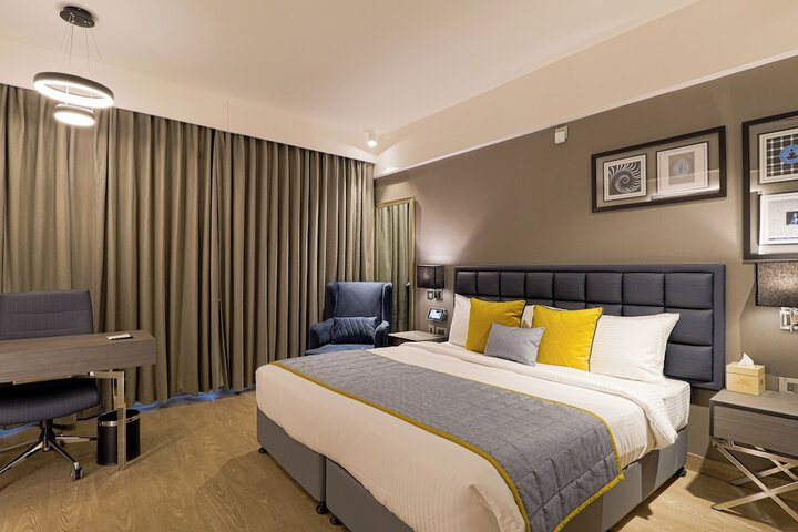 Room 34 of 65
