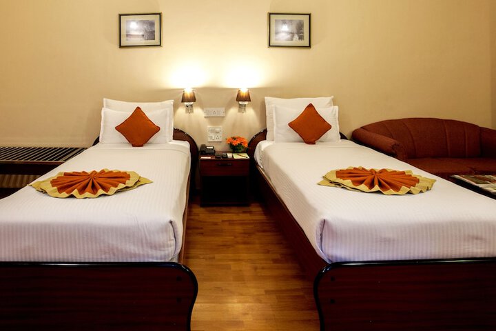 Room 4 of 25