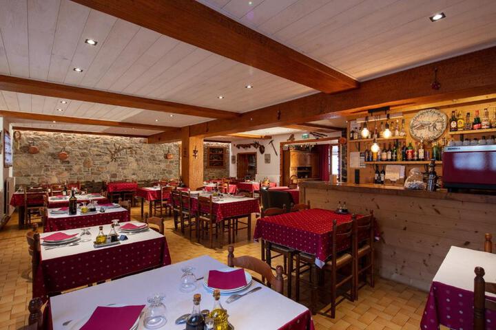 Dining 2 of 23