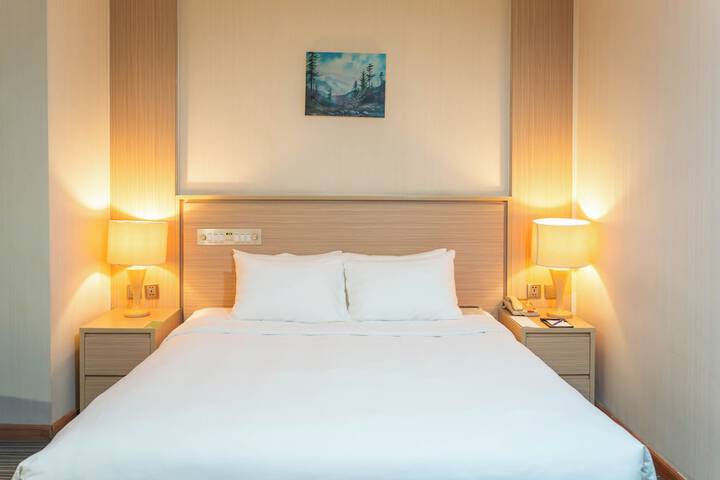 Room 45 of 184