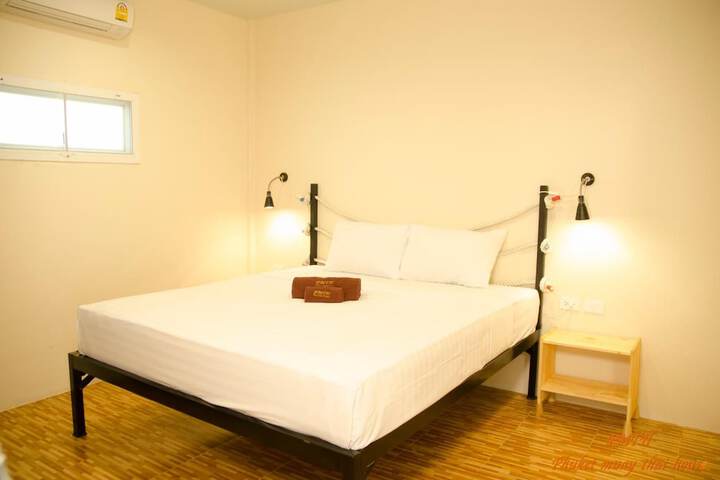 Room 21 of 62