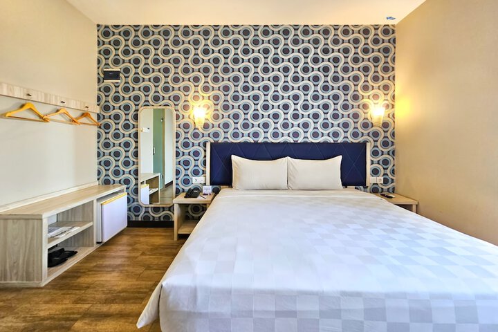 Room 14 of 63