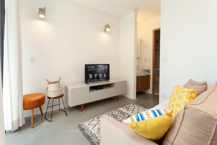 Room 13 of 27