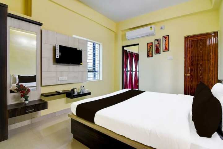 Room 8 of 9