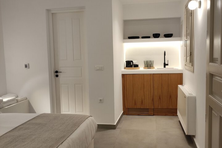 Room 13 of 26