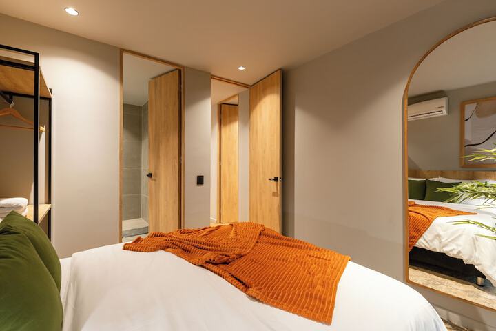 Room 13 of 199