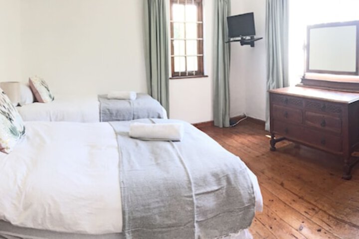 Room 13 of 27