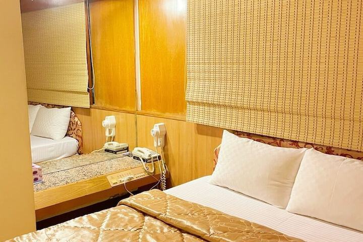 Room 48 of 71