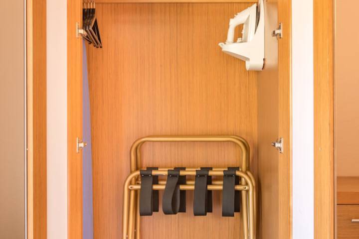 Iron/ironing board