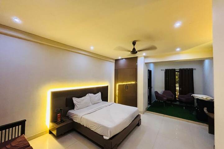Room 7 of 15