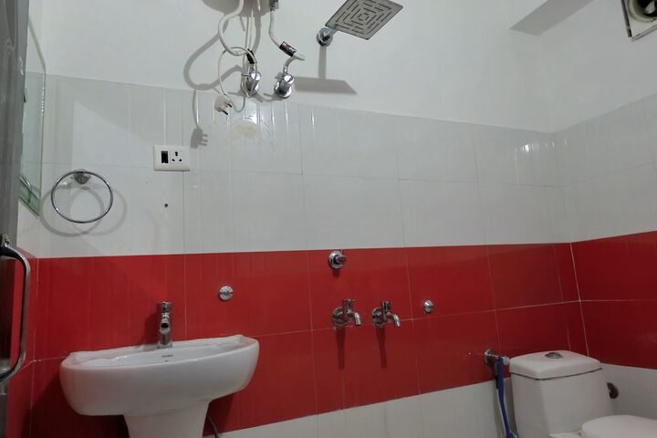 Room 14 of 18