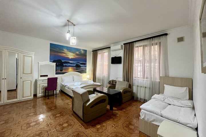 Room 17 of 113