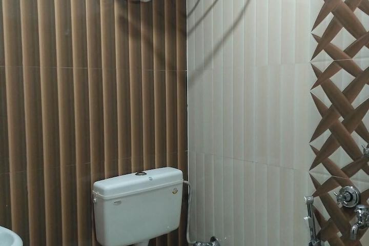 Room 32 of 50