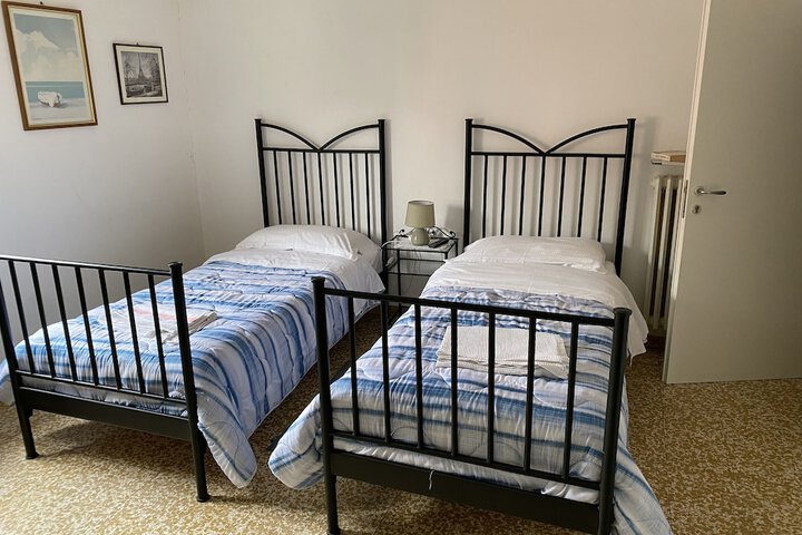 Room 17 of 43