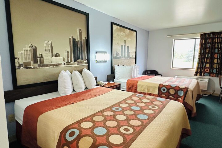 1 Queen Bed Accessible Room (13 of 13)
