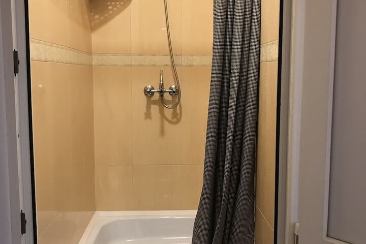 Room 7 of 24