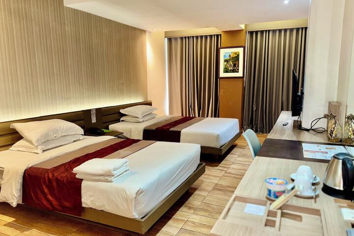 Room 6 of 20