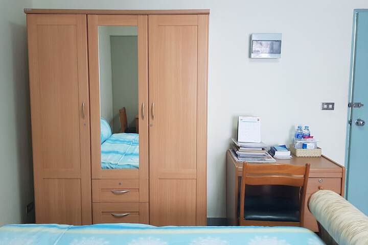 Room 18 of 25