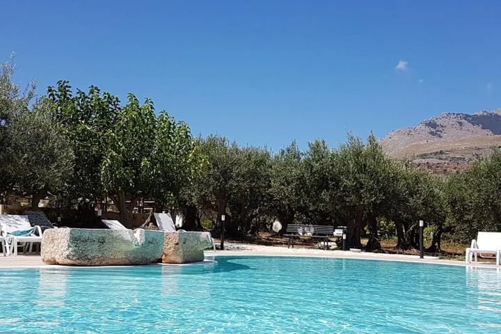 Pool 16 of 28
