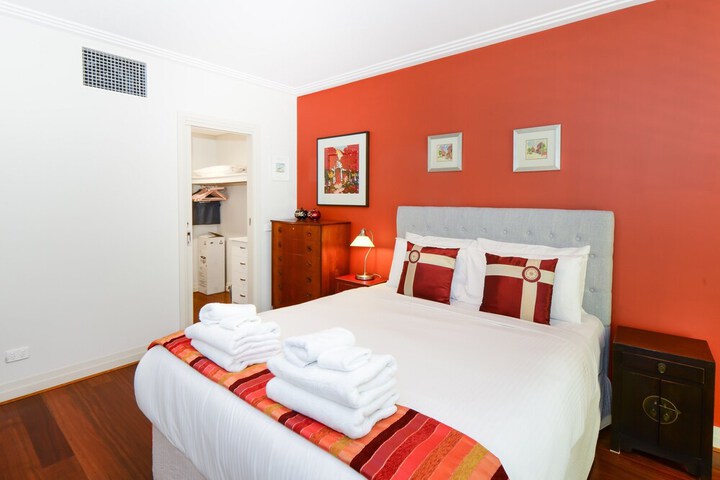 Room 15 of 16