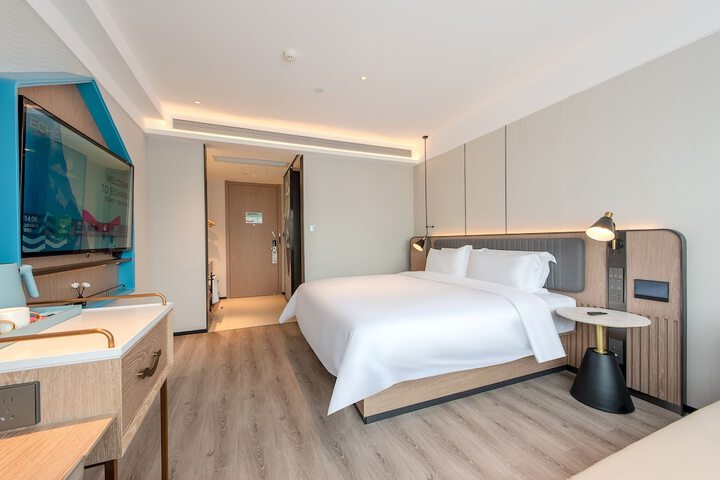 Room 9 of 26