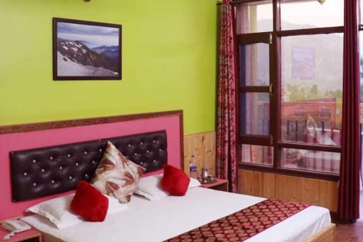 Room 15 of 28