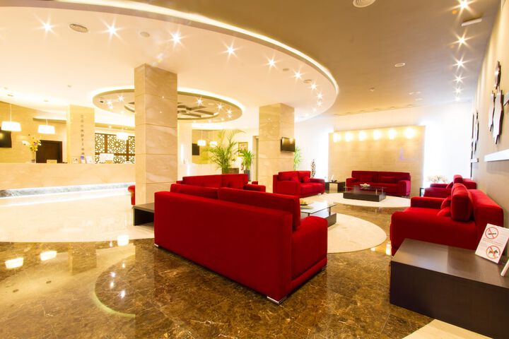 Entrance & Lobby