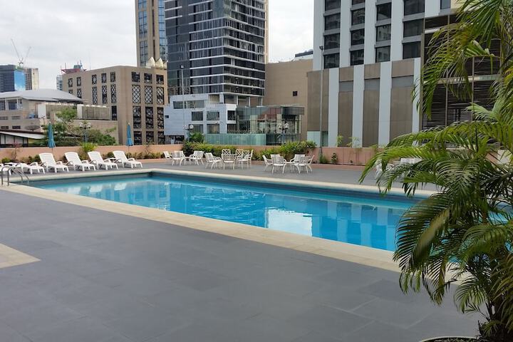 Pools & Facilities