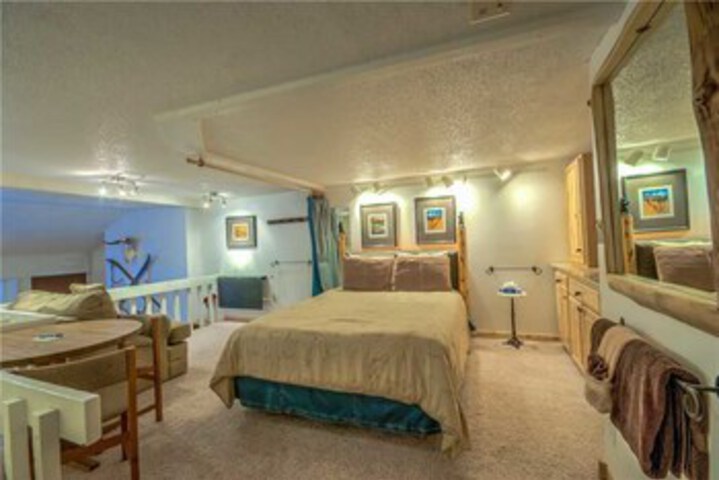 Room 22 of 28